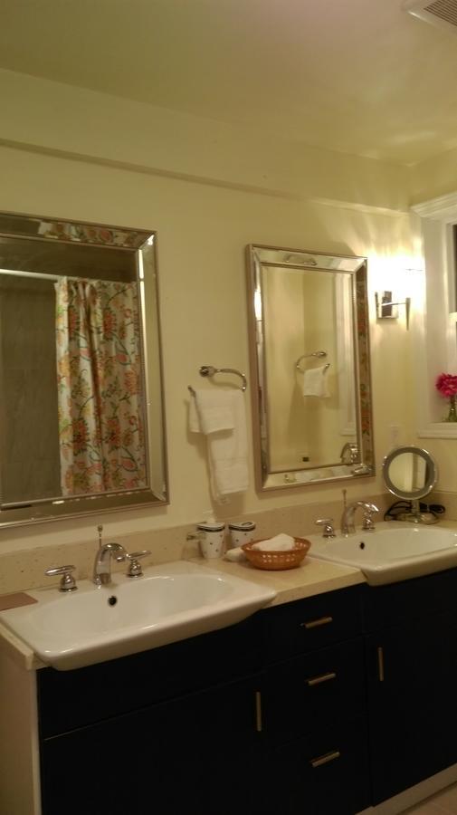 Gabriola Central B&B ภายนอก รูปภาพ